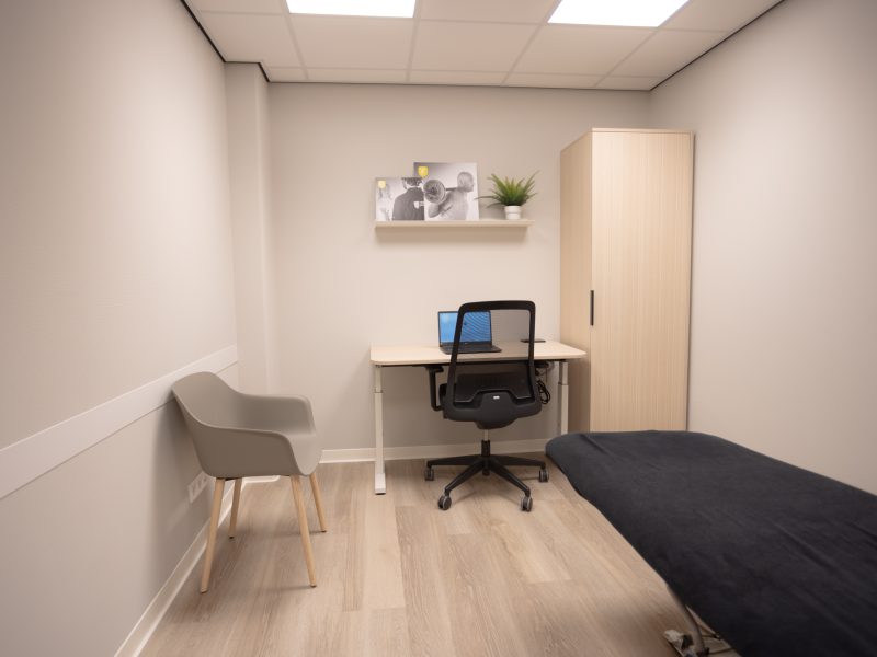 Interieurbouw Heusden – Fysio Holland – Behandelruimte - Wachtruimte - Entree - Ontvangstruimte - Signing -  Petfelt Interieurbouw Heusden – Fysio Holland – Behandelruimte